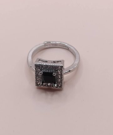 W 18k Gold plated Atrificale Ring