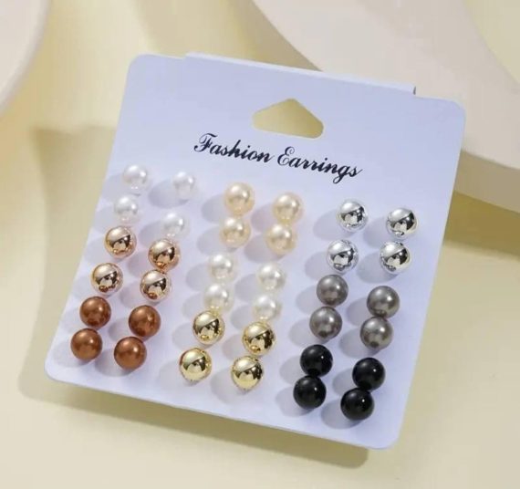 36 piece pearl Stud Earrings